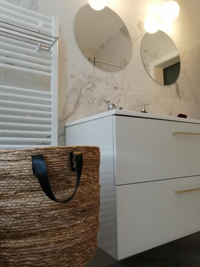 Large Apartment 800M From The Beach 90 Square Meters Oostende Bagian luar foto